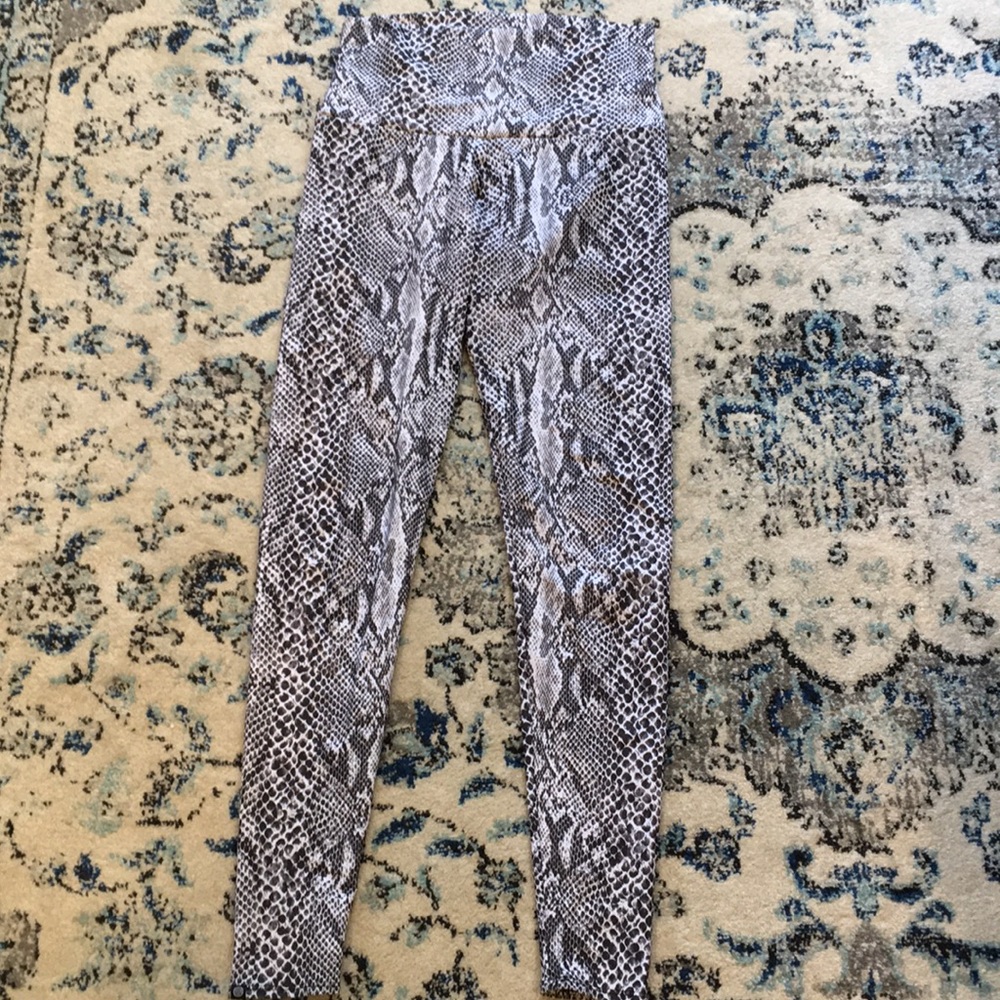 Snakeskin onzie workout leggings